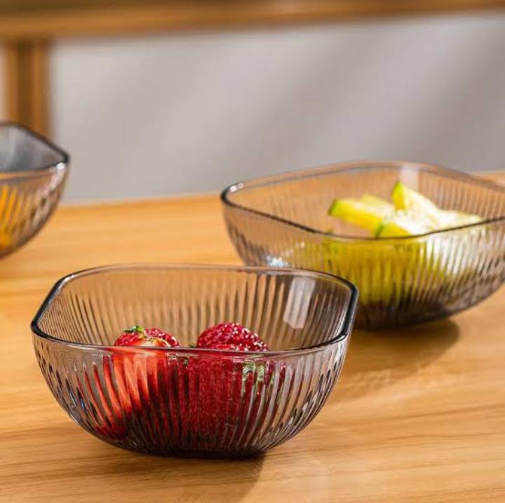Blue-grey vertical glass salad bowl set square