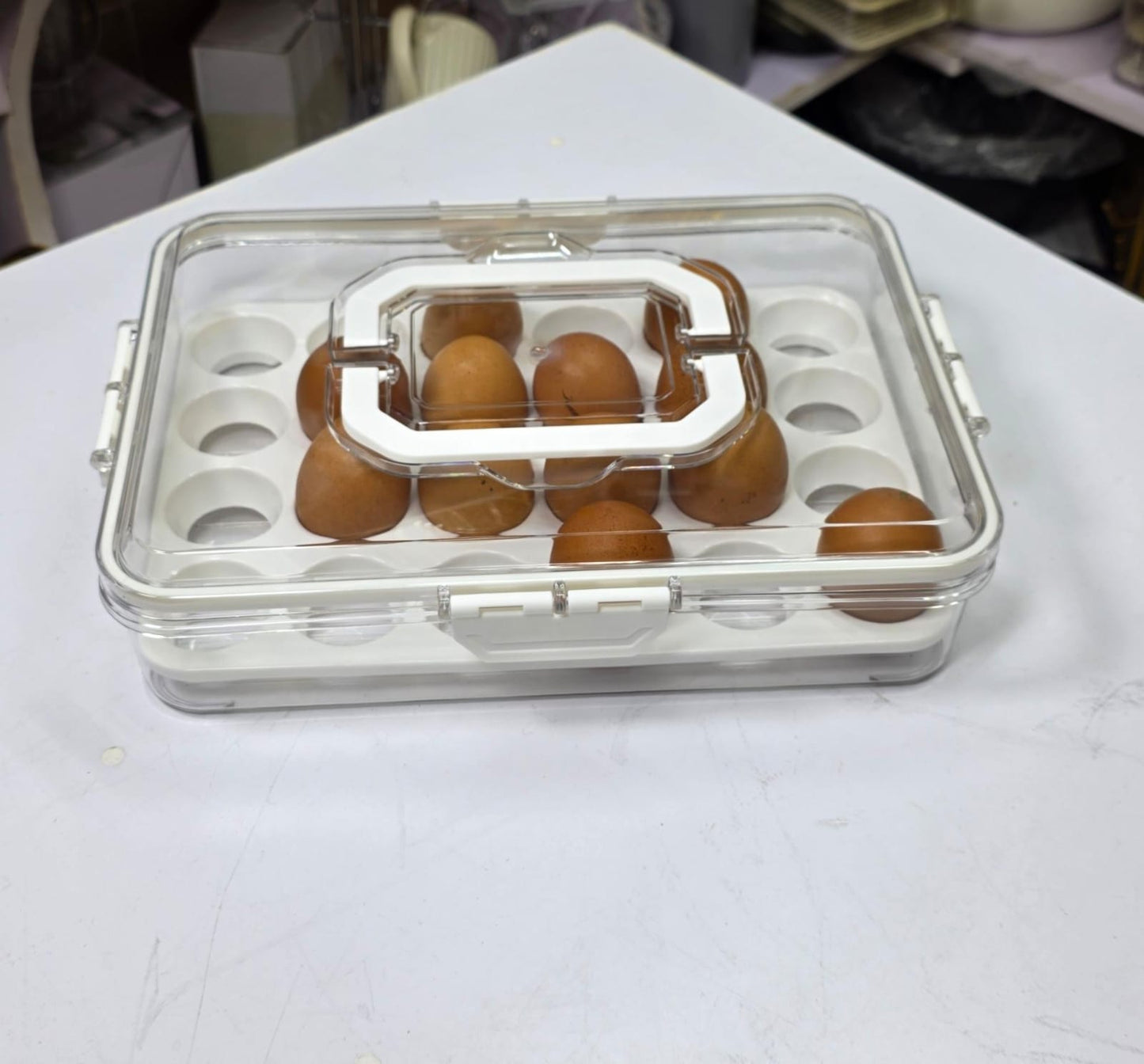 Luxurious Hard acrylic Stylish egg holder with handles