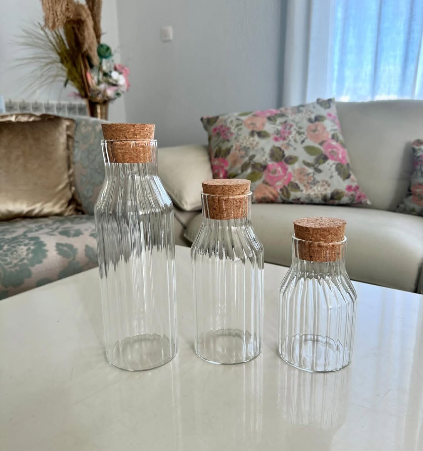 Multi-purpose Modern Household Borosilicate Glass Storage Jar with Acacia wooden cork Lid
Clear Ribbed glass Storage for Beverages/ water