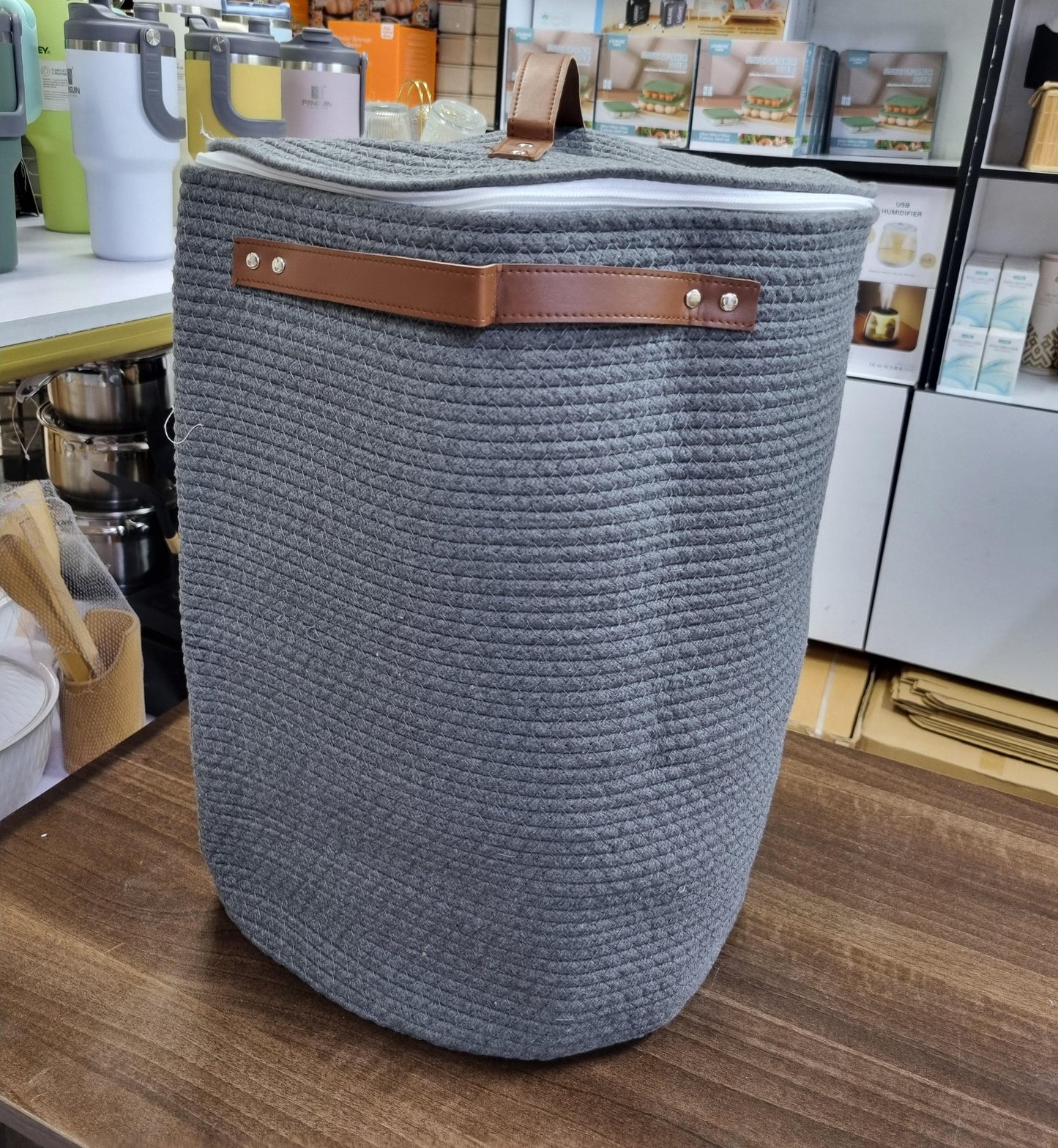 Wooven decorative basket with lid
