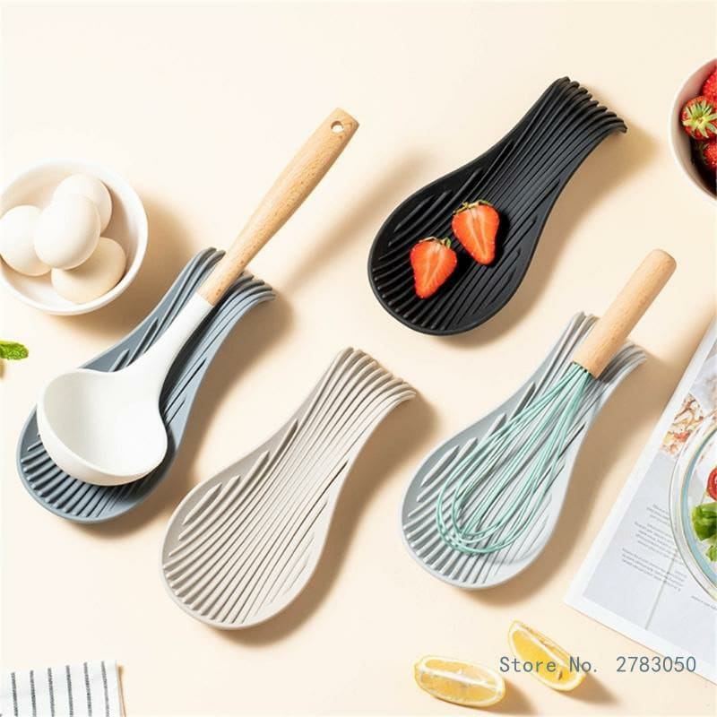 Flexible spoon rest