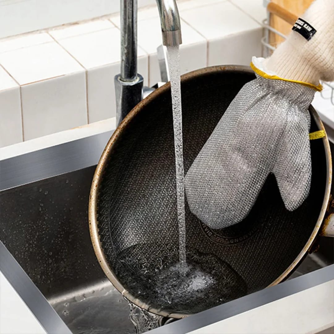 Scrubbing gloves