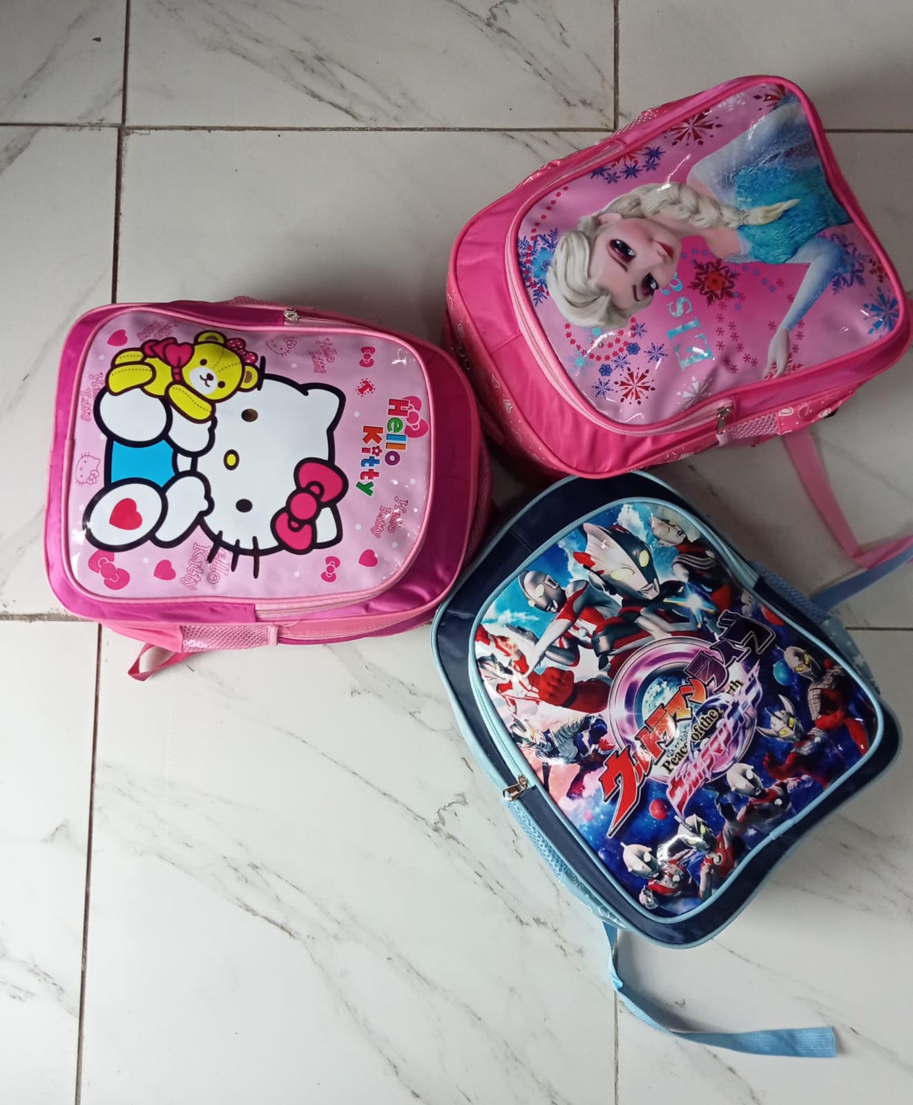 Cartoon themed kids back pack, Primary School Bag, Ideal for PP1-Grade 2, Boys & Girls Backpack/school bag  Kindergarten kids school Bag, Wear-resistant Square backpack Bag for Teenagers