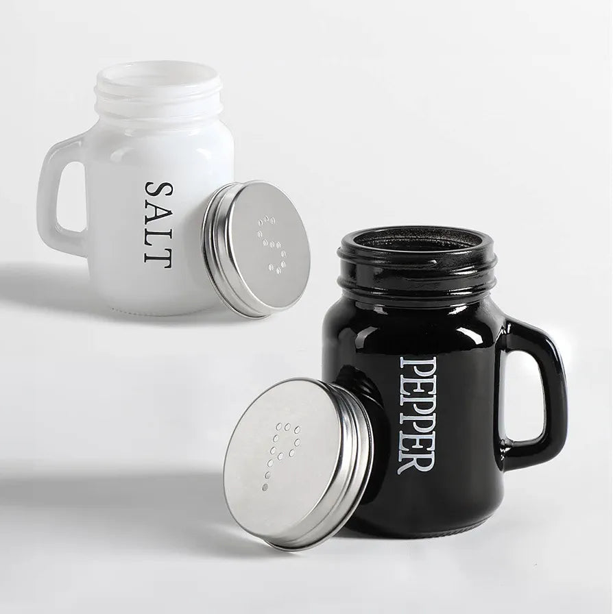 Farmhouse salt and pepper shaker set