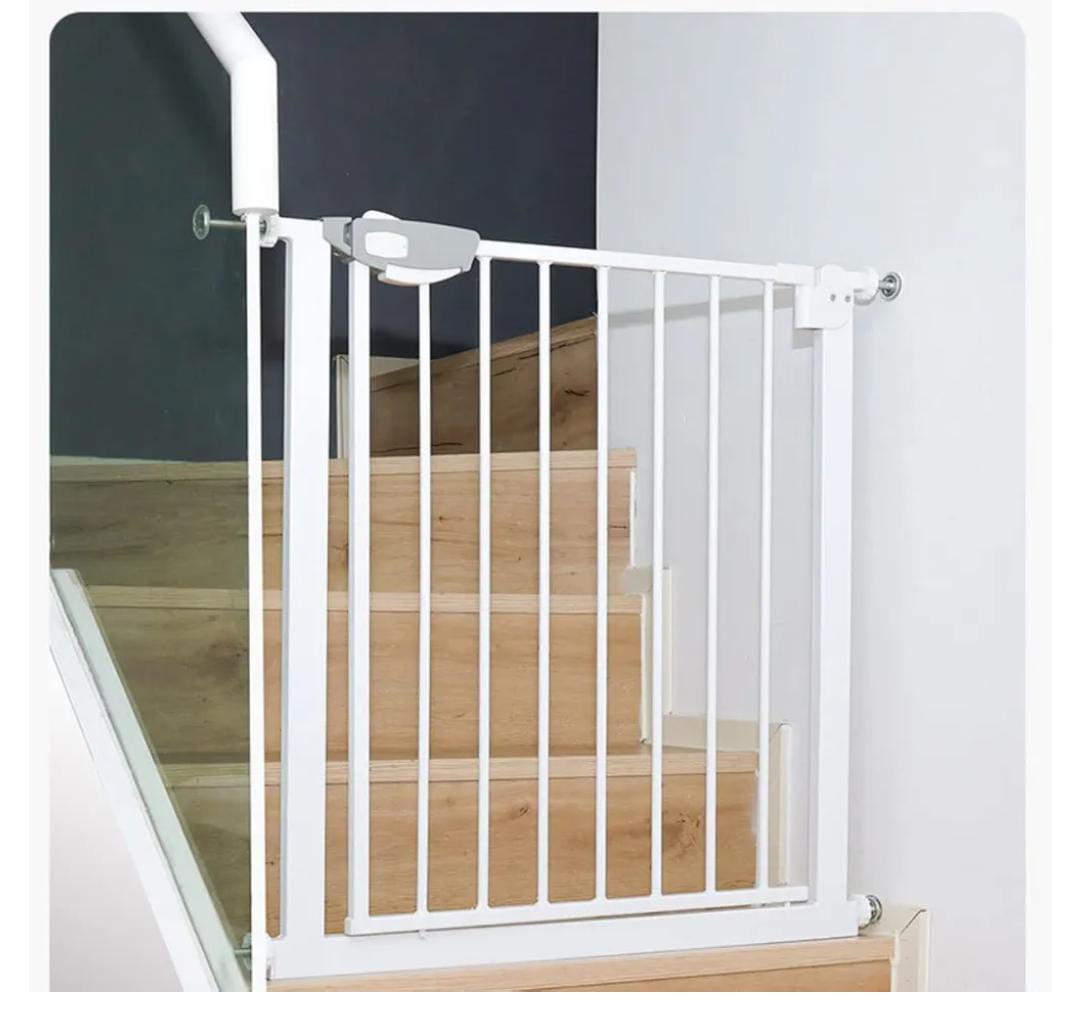 AUTOCLOSE BABY SAFETY GATES