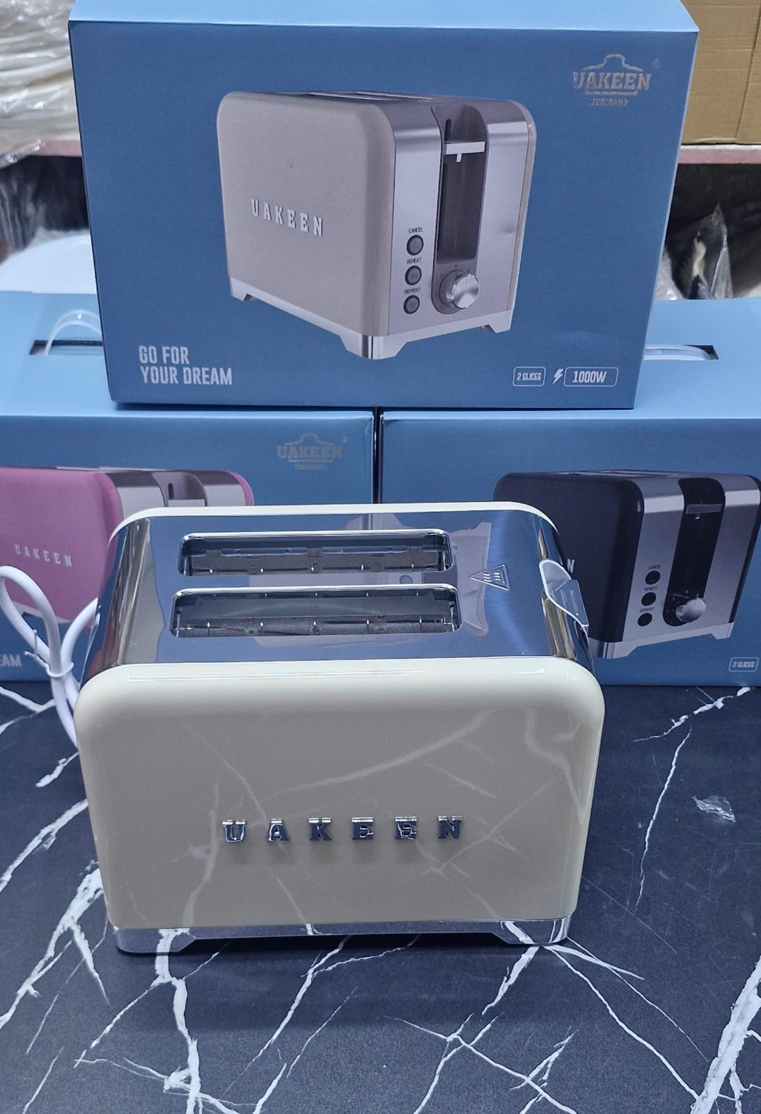 UAKEEN GERMANY.
Premium 2 Slices Toaster