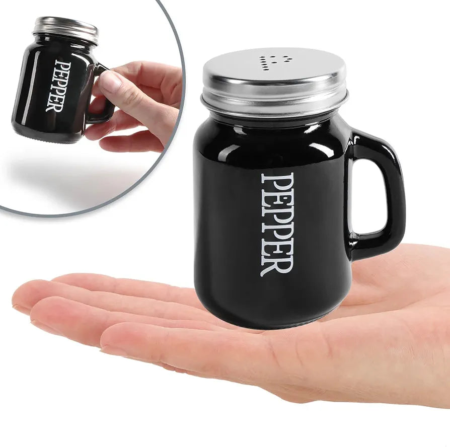 Farmhouse salt and pepper shaker set