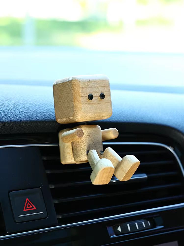 Cute Wooden Driving Buddy Robot Car Diffuser 🚗✨ (FREE 5ml Essential Oil)