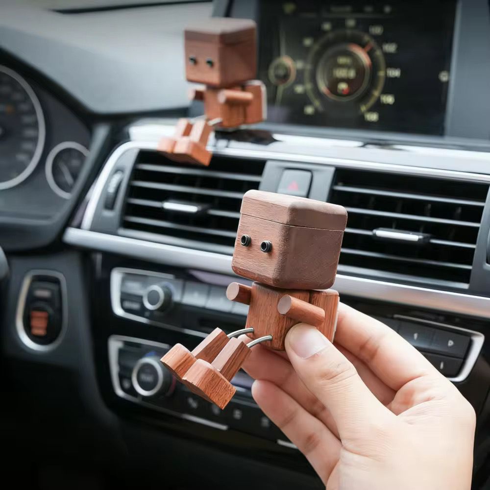 Cute Wooden Driving Buddy Robot Car Diffuser 🚗✨ (FREE 5ml Essential Oil)