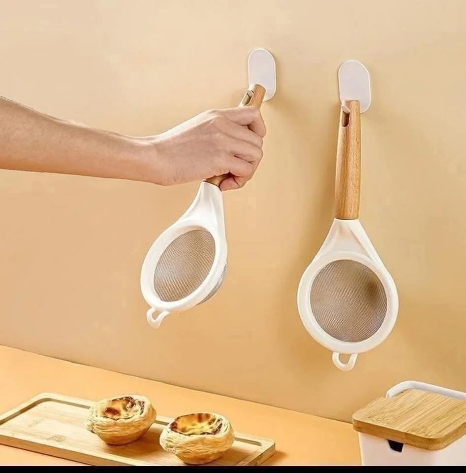 Wooden handle stainless steel fine mesh sieve/strainer