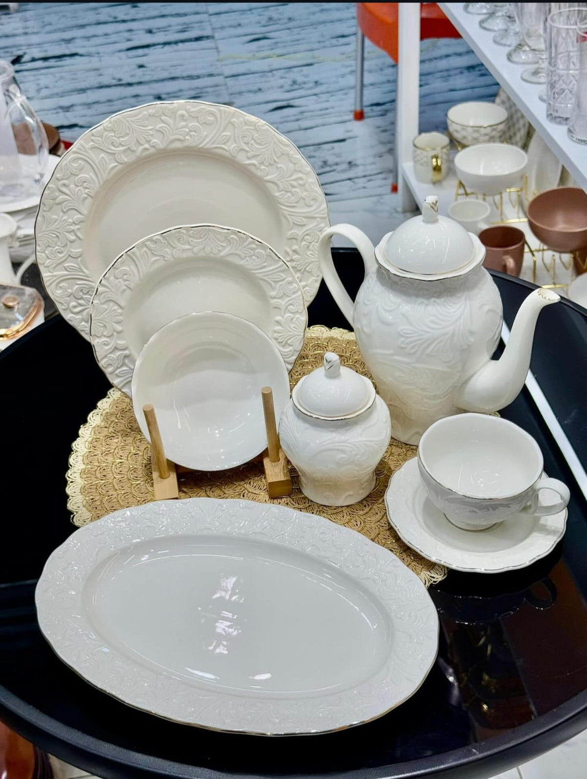39pcs White Porcelain Embossed Ceramic dinner set with Gold rim
