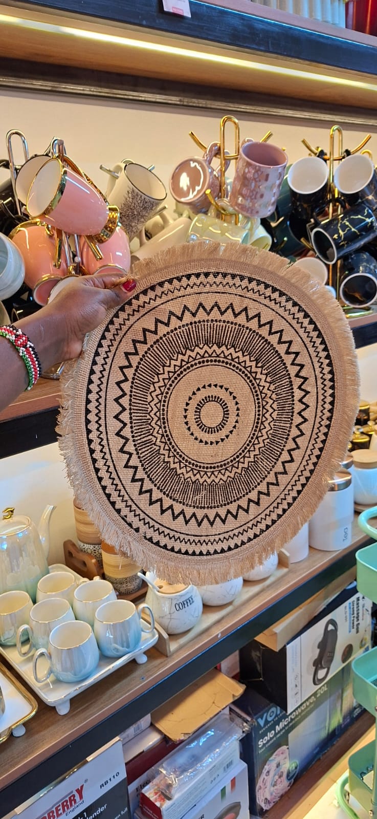 Round wooven jute table mats