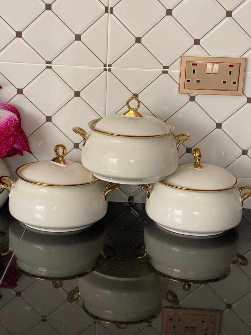 Gold line dish