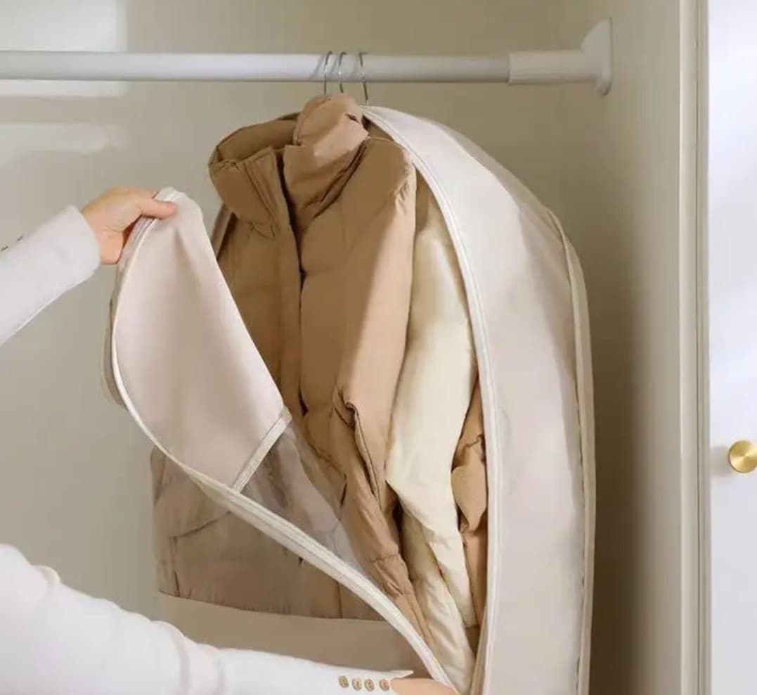 Compressible heavy duty dustproof garment storage bags