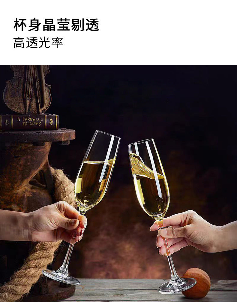 Crystal-clear champagne flutes