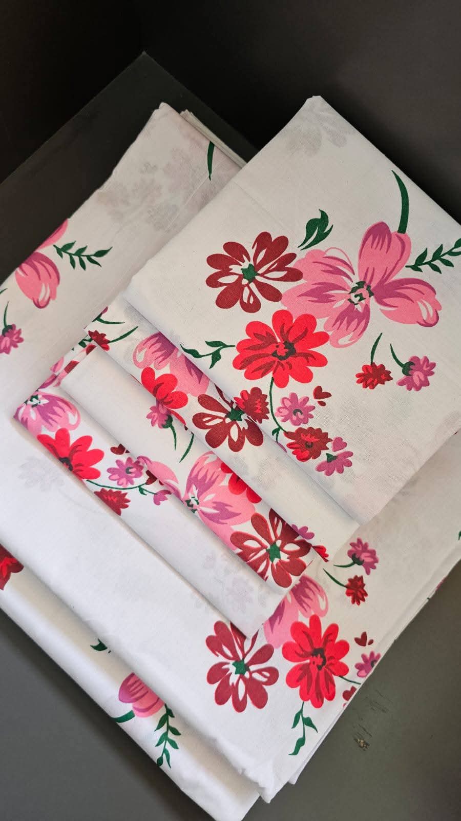 6pcs both printed bedsheets, two flat sheet and four pillowcases size 7*8