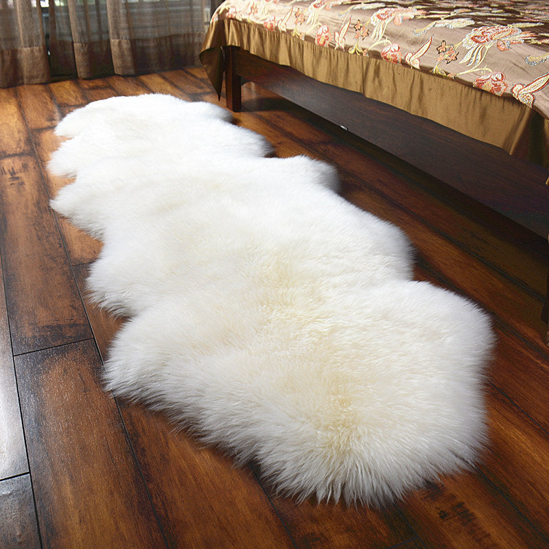 Fluffy bedside mat