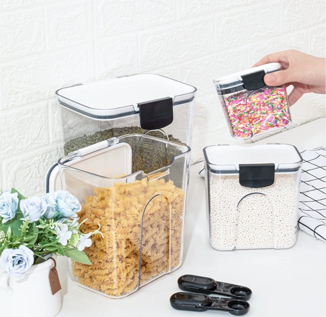 4pcs Airtight storage containers with spoons