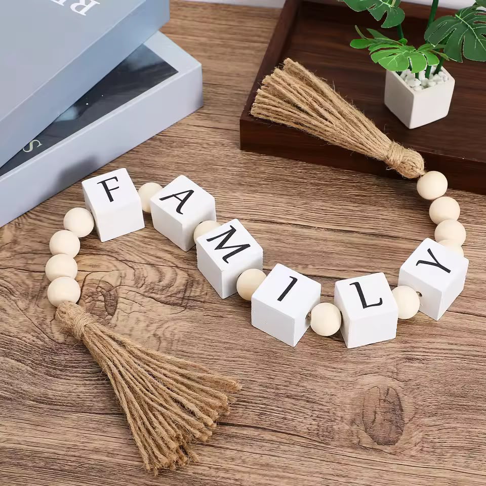 25mm Square Bead + 20mm Natural-Color Bead + 12cm Tassel    60cm  ( FAMILY
