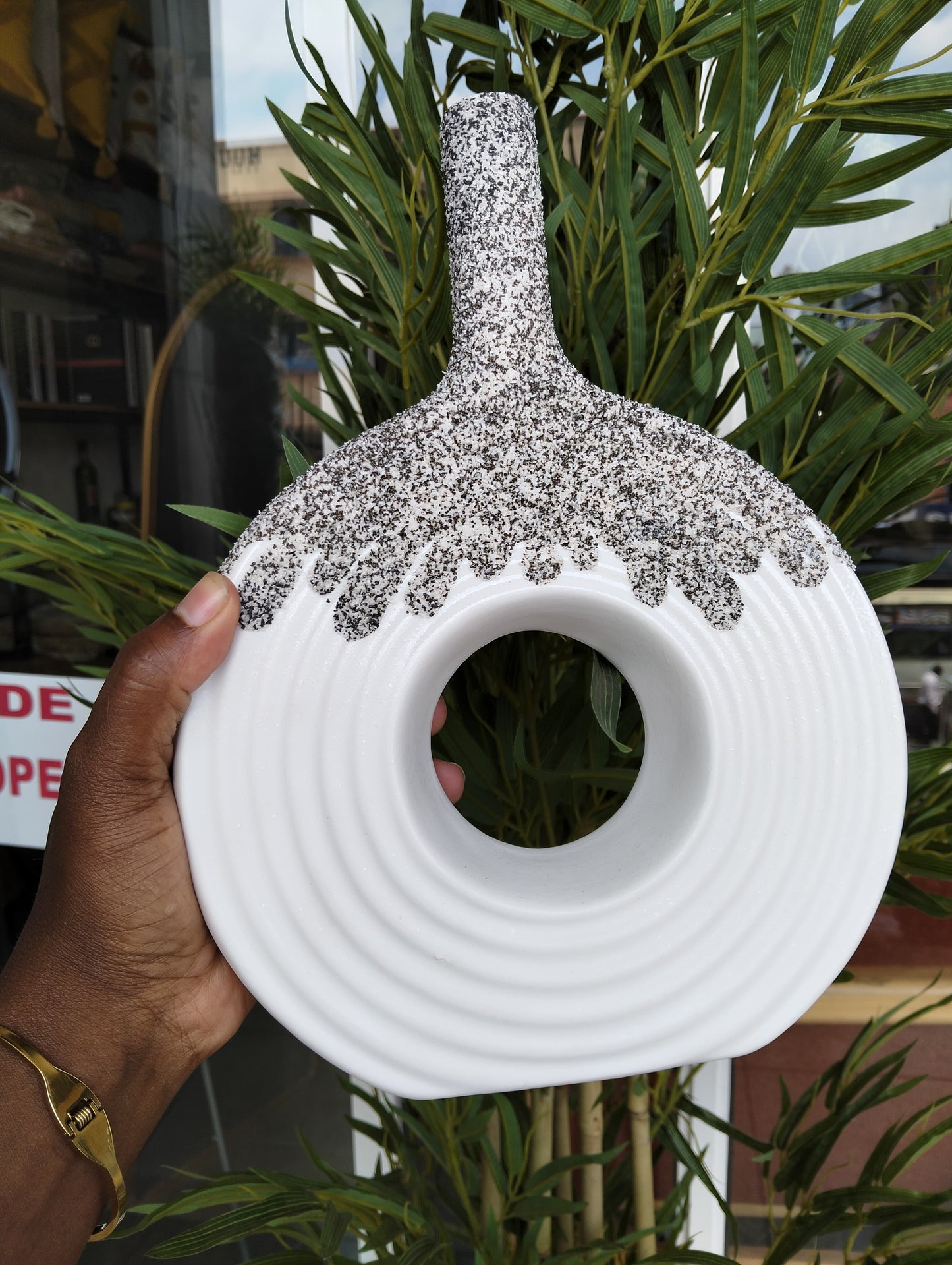 DECORATIVE TEXTURED WHITE CERAMIC VASE
