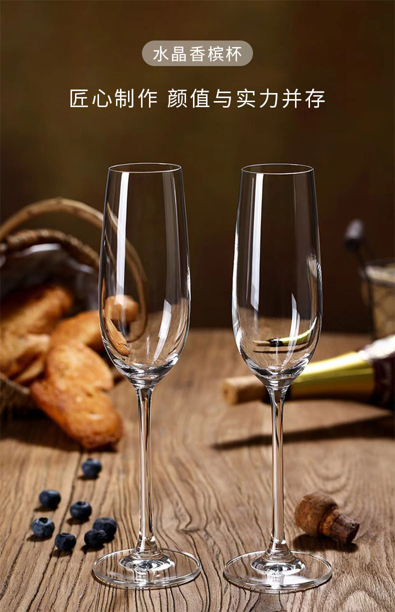 Crystal-clear champagne flutes