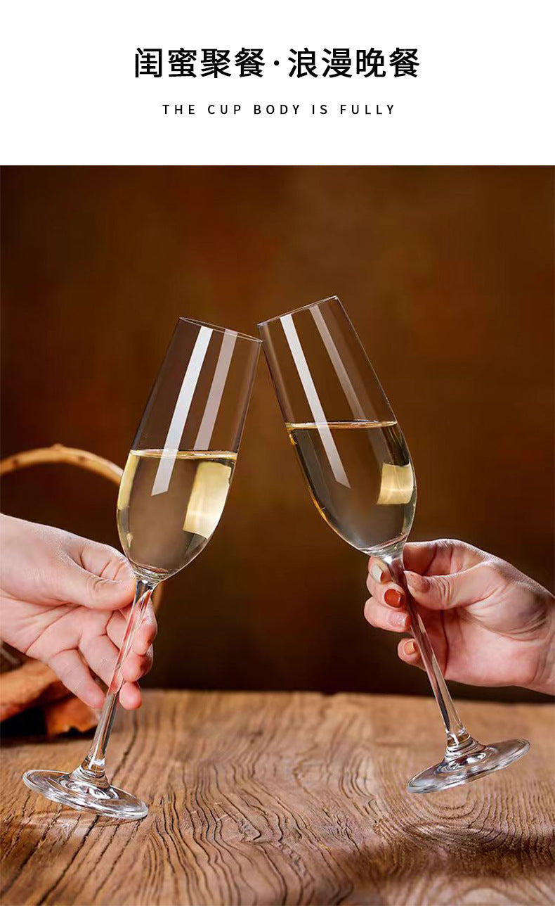 Crystal-clear champagne flutes