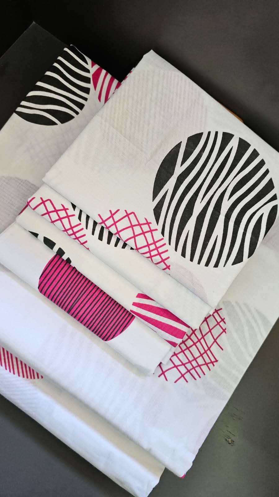 6pcs both printed bedsheets, two flat sheet and four pillowcases size 7*8