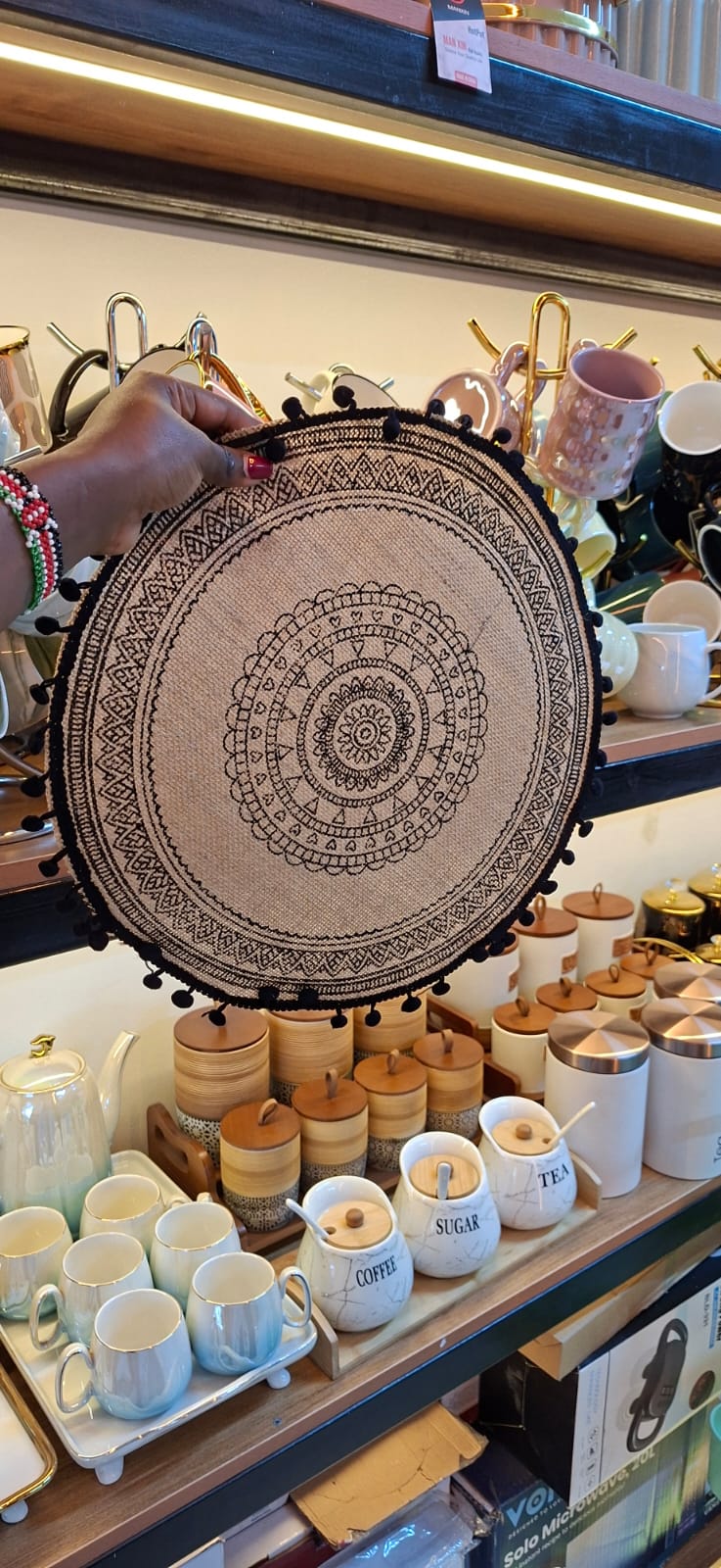 Round wooven jute table mats