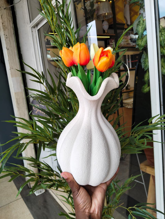 French High-End Retro Art Decoration White Petal Shaped Ceramic Vase