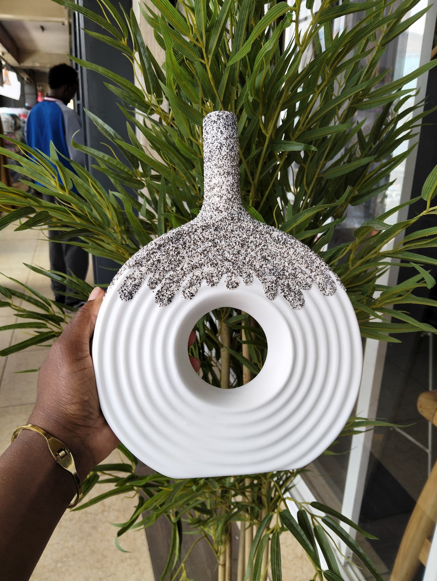 DECORATIVE TEXTURED WHITE CERAMIC VASE