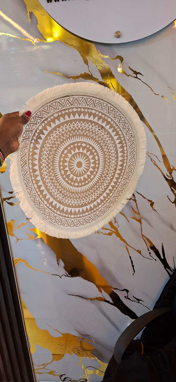 Round wooven jute table mats