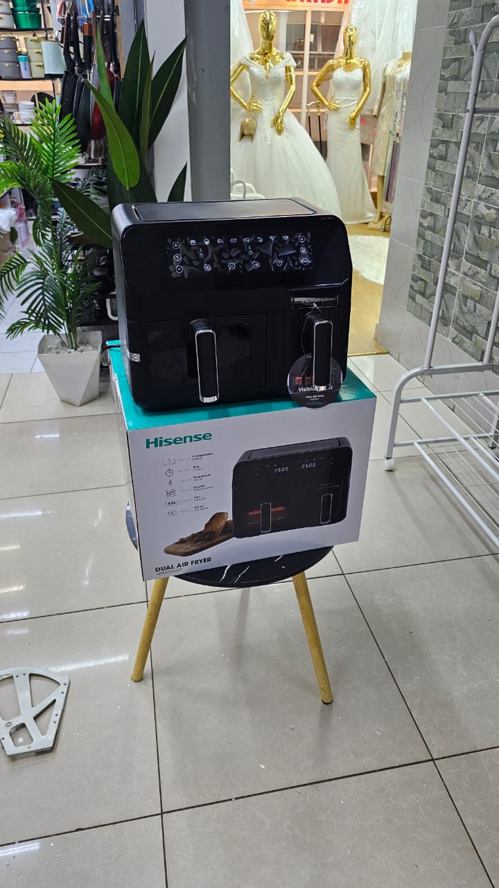 Hisense 8.6L Dual Airfryer H09AFBK2S5 with dual baskets, rapid air circulation, and a digital touchscreen for quick, oil-free, and versatile cooking.