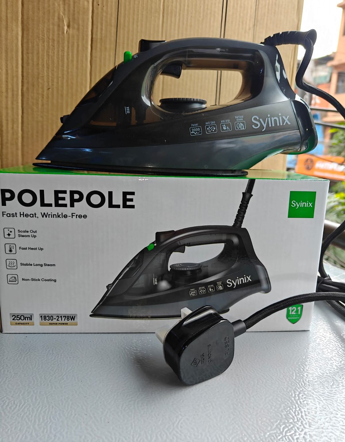 Syinix steam iron box