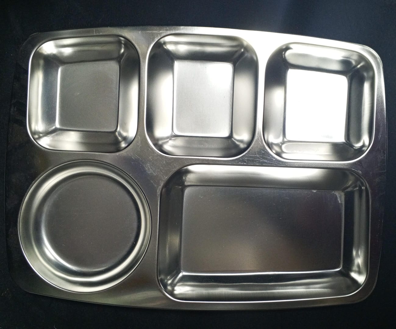 Stainless steel partitioned plate 5 division 1500/- 2pcs