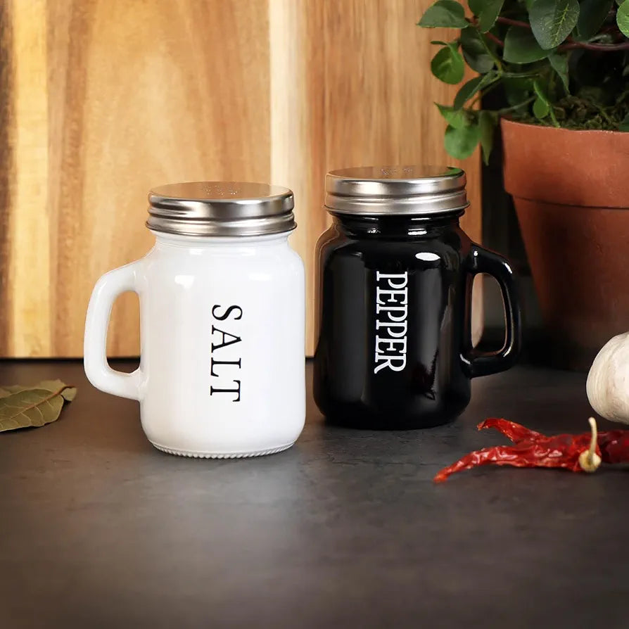 Farmhouse salt and pepper shaker set