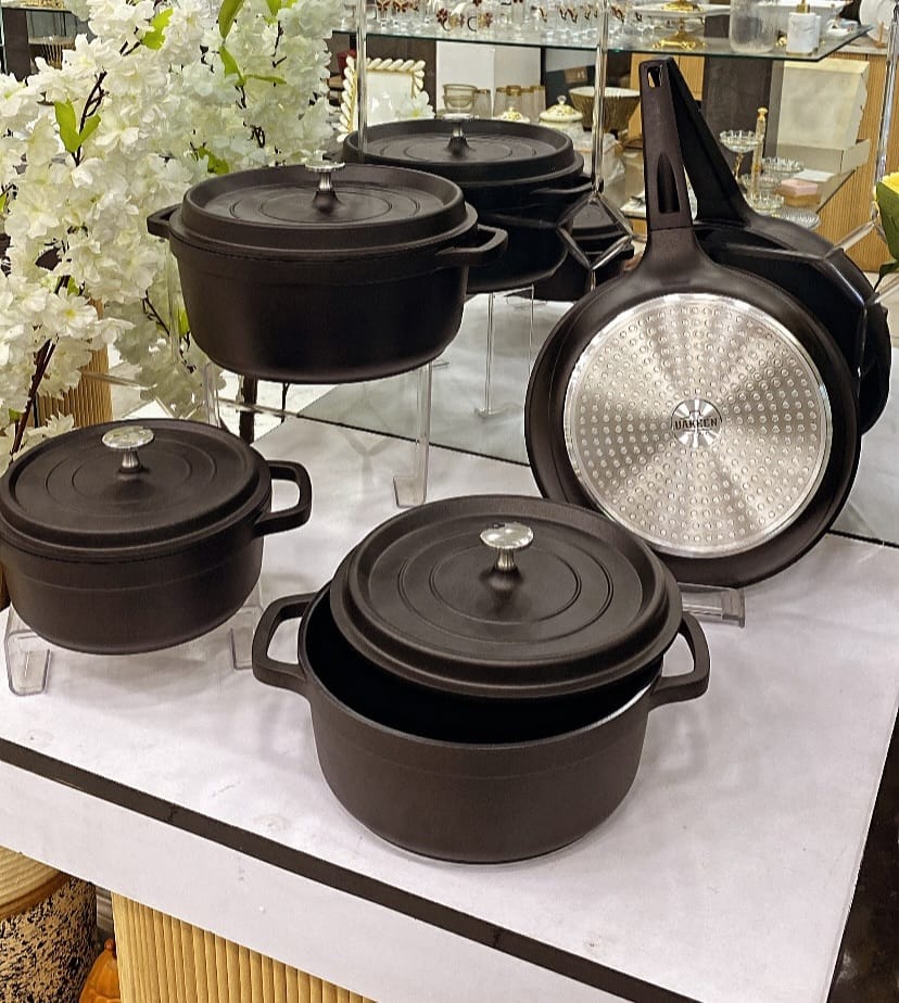 UAKEEN GERMANY
(Vk 21)
7pcs Aluminium Ceramic Cookware set.