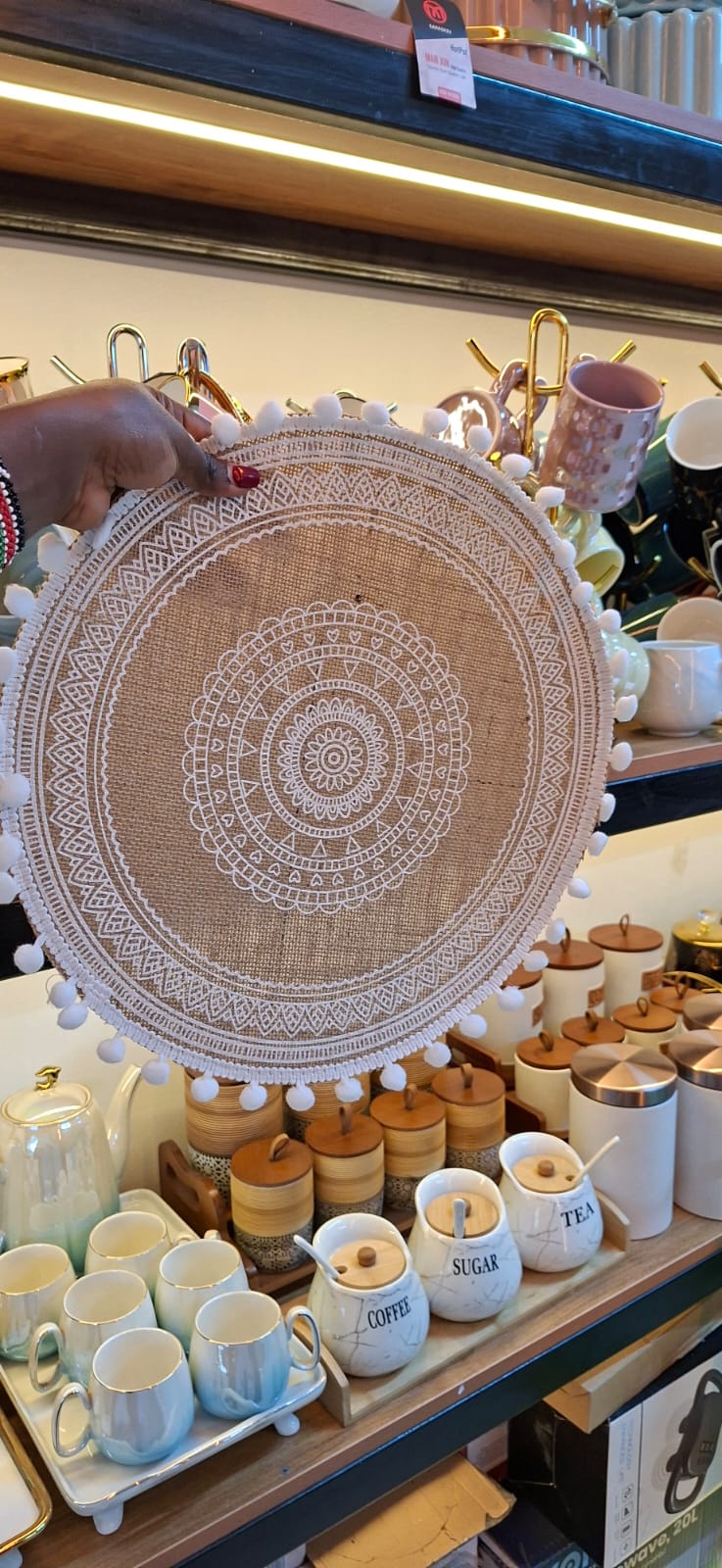 Round wooven jute table mats